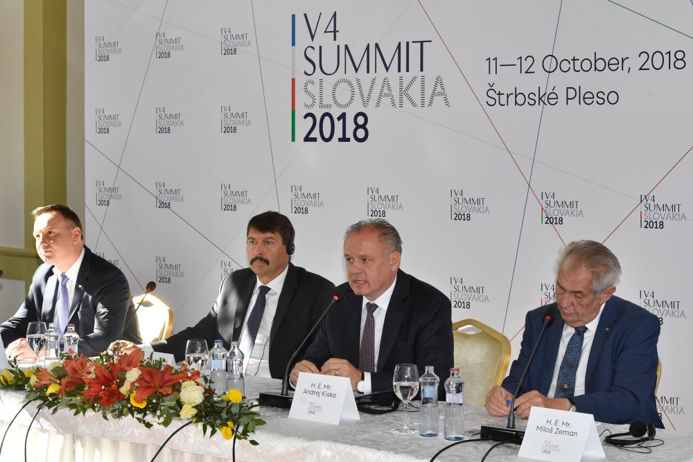 Brüsszel beavatkozik a visegrádi országok belügyeibe