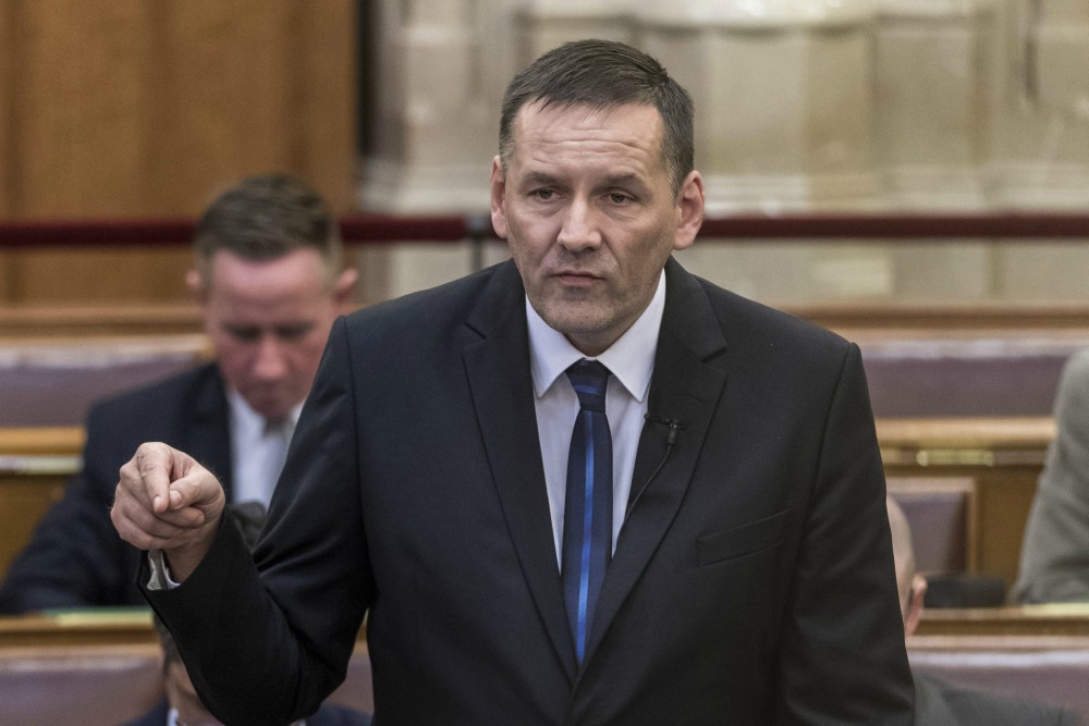 Volner rendkívüli tisztújítást kezdeményezett