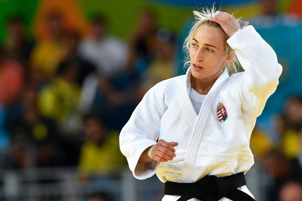 Csernoviczki Éva ezüstérmes Taskentben