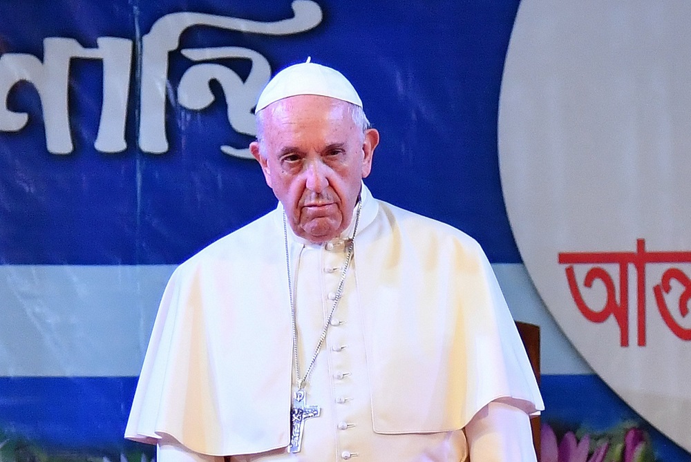 Ferenc pápa: a pletykák terjesztése terrorizmus