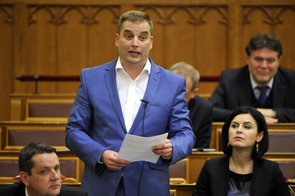 „A Jobbik és az MSZP tele van korrupciós ügyekkel”