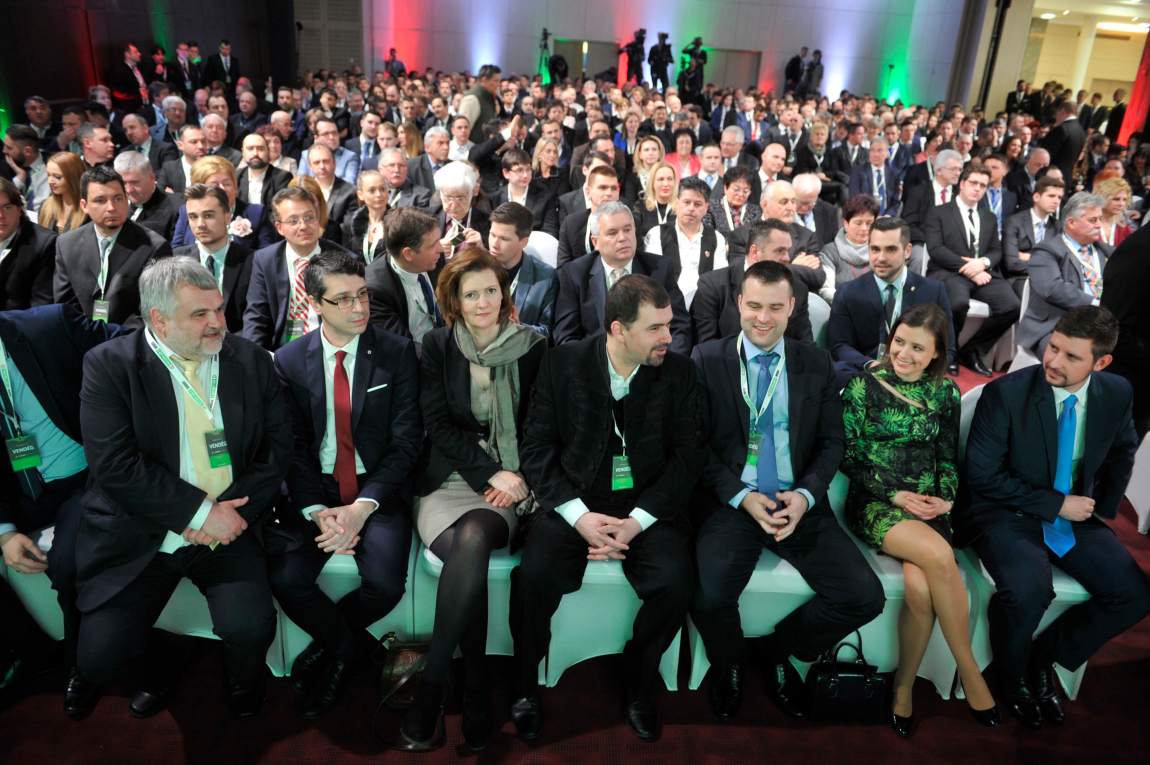 Jobbik: a kormány veszélyhelyzetet okoz az egészségügyben