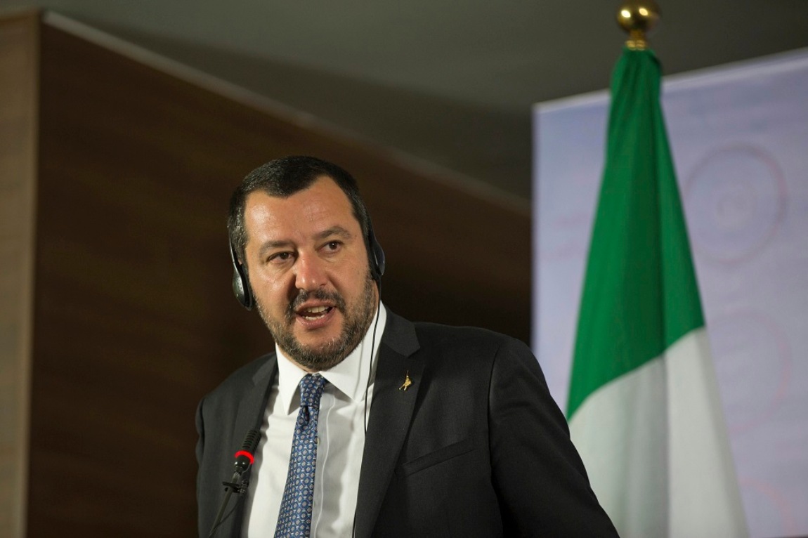 Elfogadták Salvini migrációs csomagját