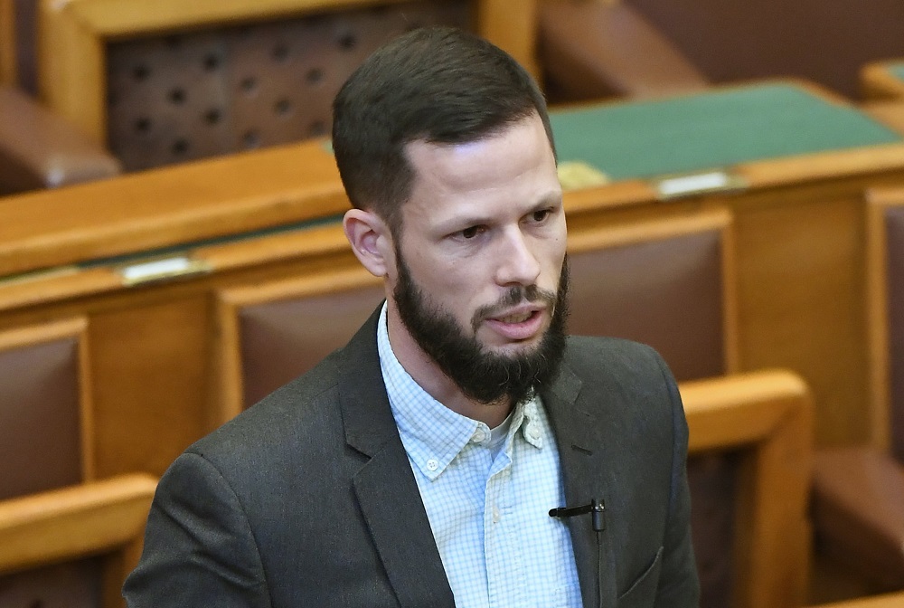 Párbeszéd: vonassák ki az orosz csapatokat!