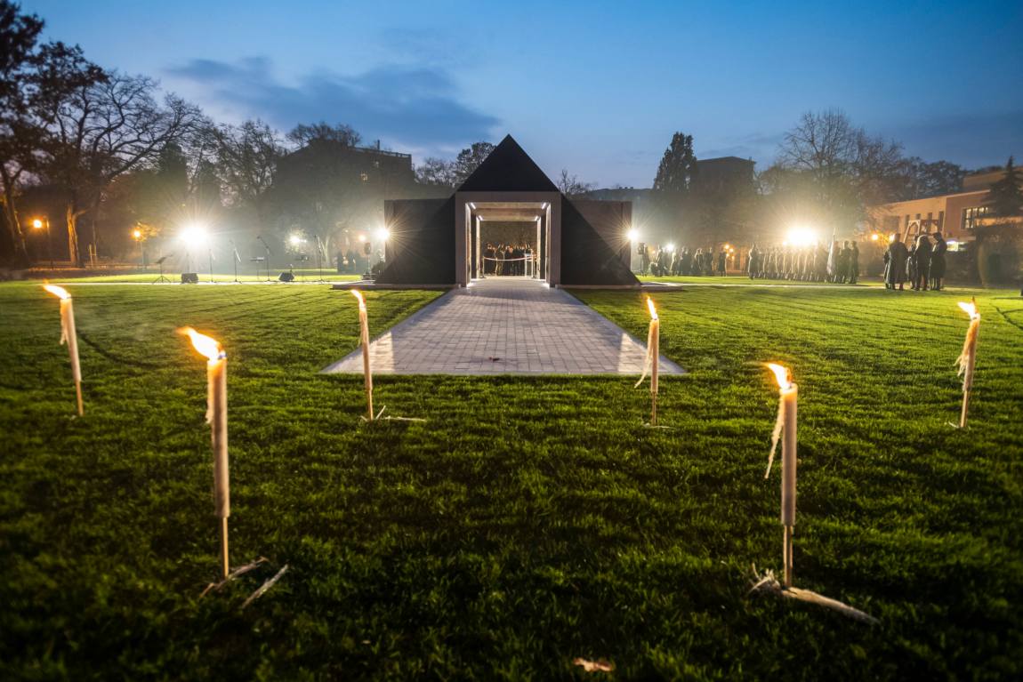 Emlékmű a magyar hősöknek