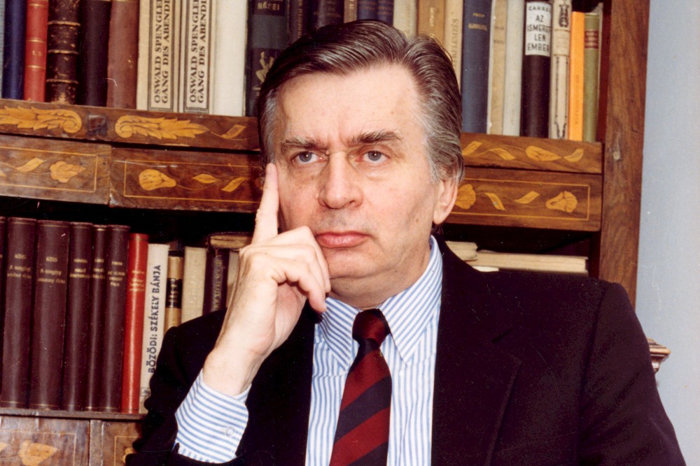 Felemás rendszerváltozás görög drámával