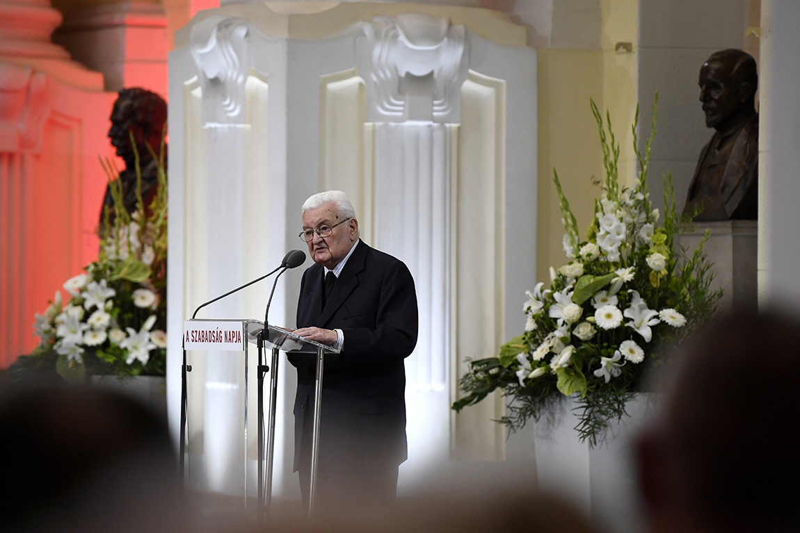 Reformra szorul a szellemi közélet