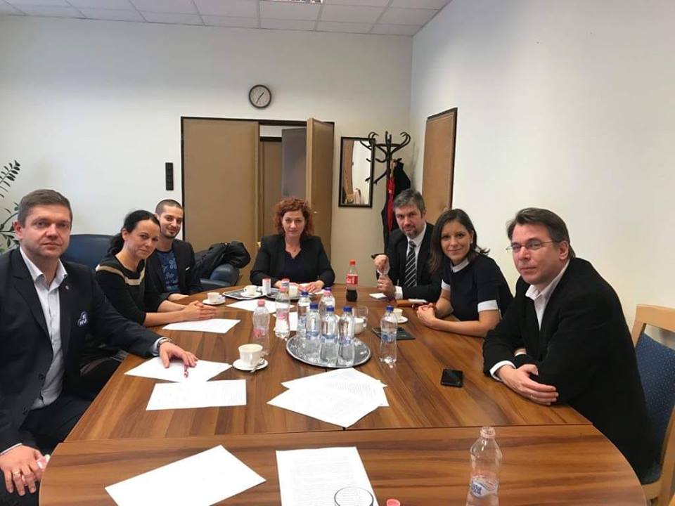 Ellenzéki pártok: nem is volt a héten parlamenti ülés