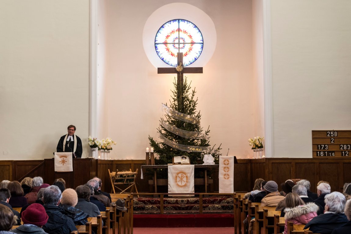 A világ ma is tele van várakozással