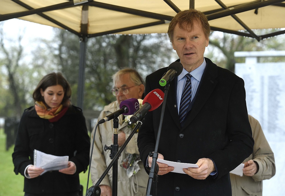 Liberálisok: az Orbán-kormány hadat üzent Európának