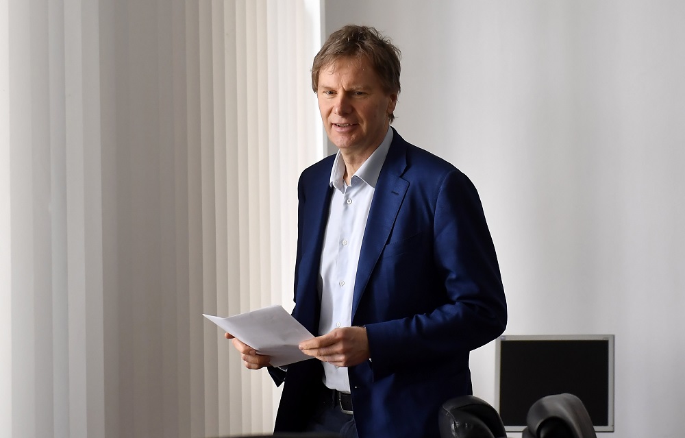 A Liberálisok a tanyán élőknek kedveskednének