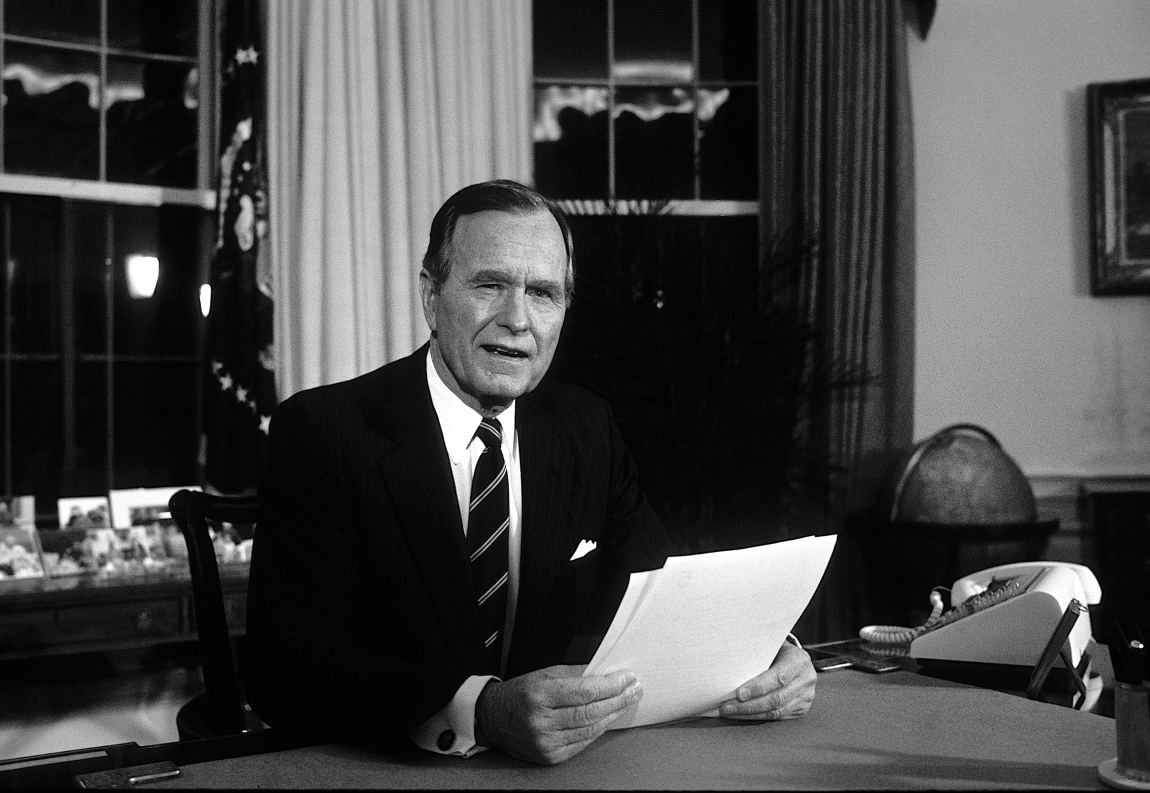 Elhunyt George H. W. Bush