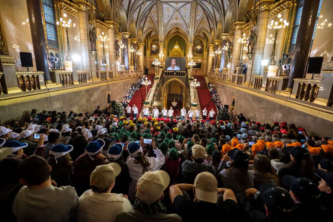 Gyermekkarácsony az Országházban