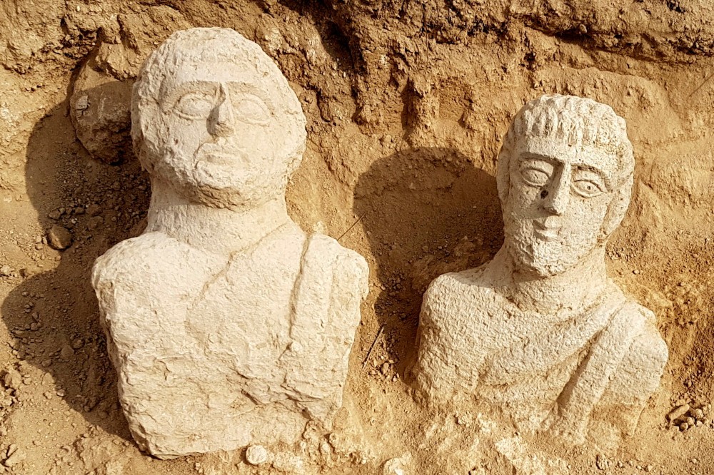 Ezerhétszáz éves síremlékek