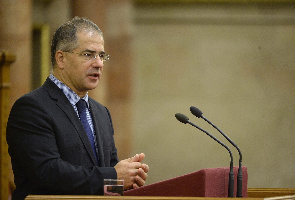 Munkavállaló beleegyezésére lenne szükség