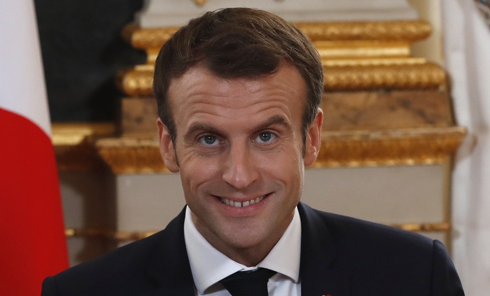 Macron nyugalomra int és büntetést ígér