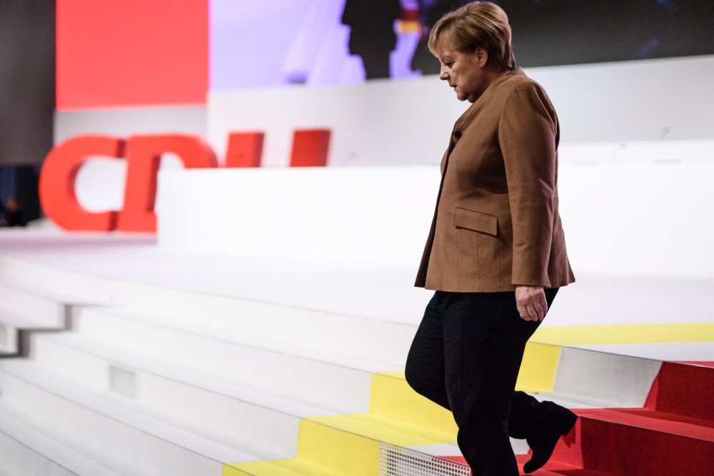 Ma választják meg Merkel utódját