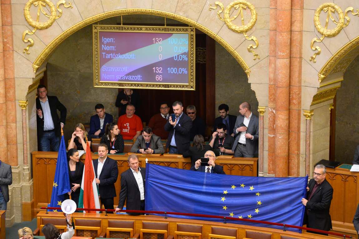 Ez ellenzék bohócot csinált magából