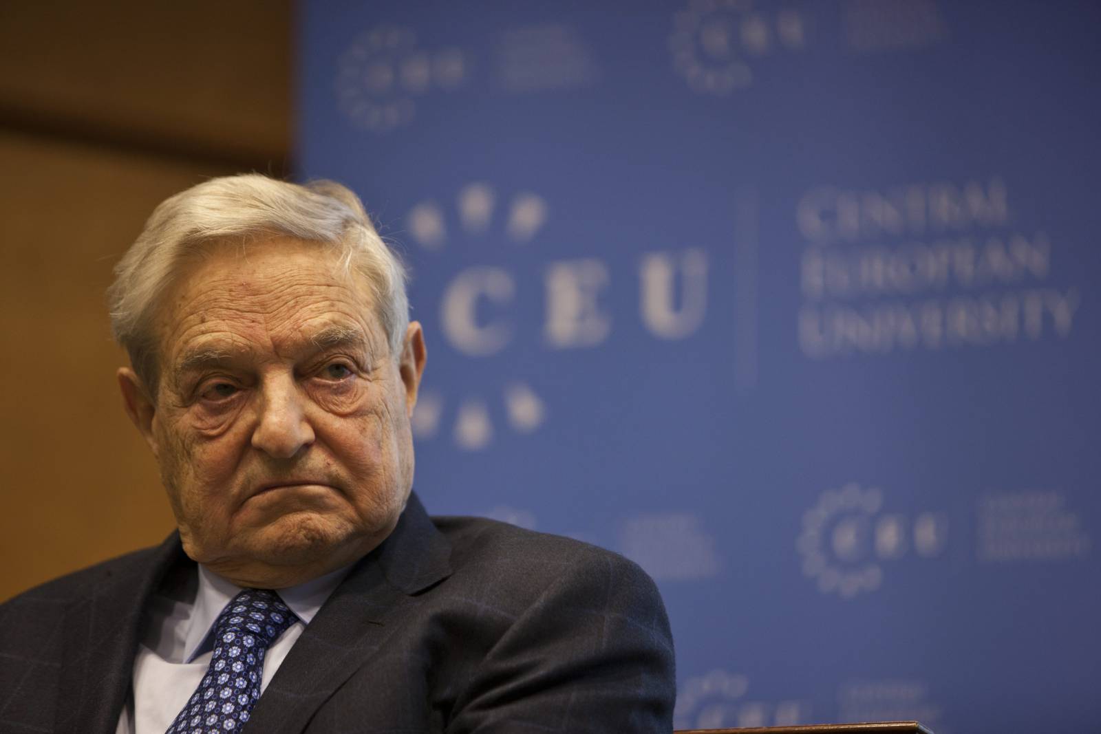 Soros-féle blöff: a Soros-egyetem úgy megy, hogy marad