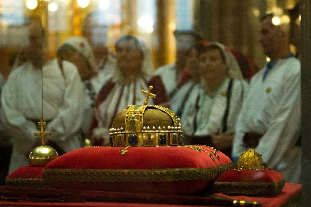 Könyvritkaság a Szent Koronáról