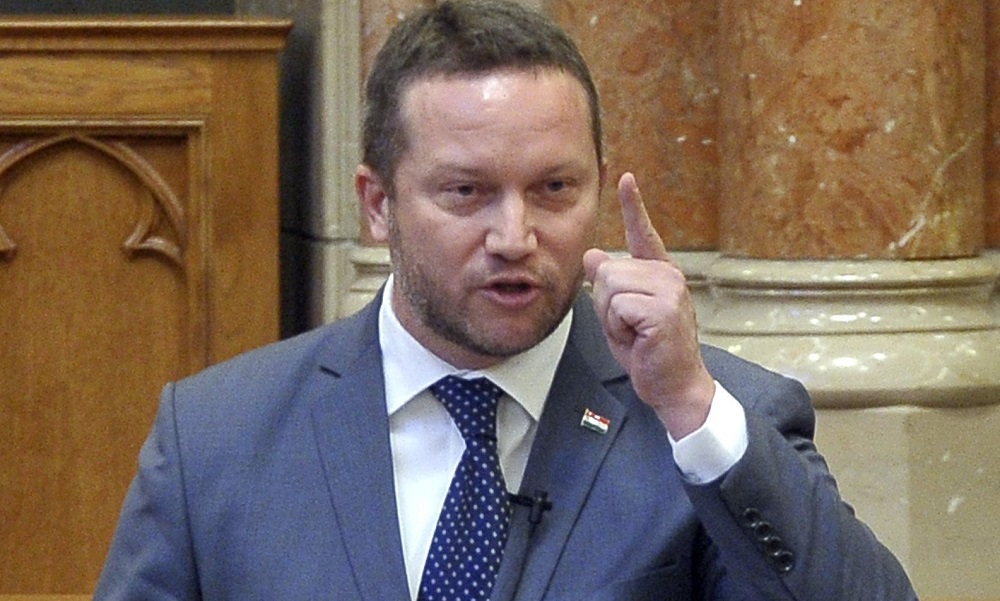 Ujhelyi aranyvasárnap is Orbán Viktorral van elfoglalva