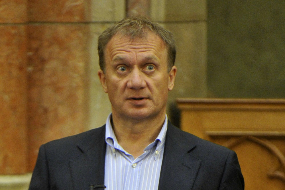 Felfüggeszhetik Varju mentelmi jogát