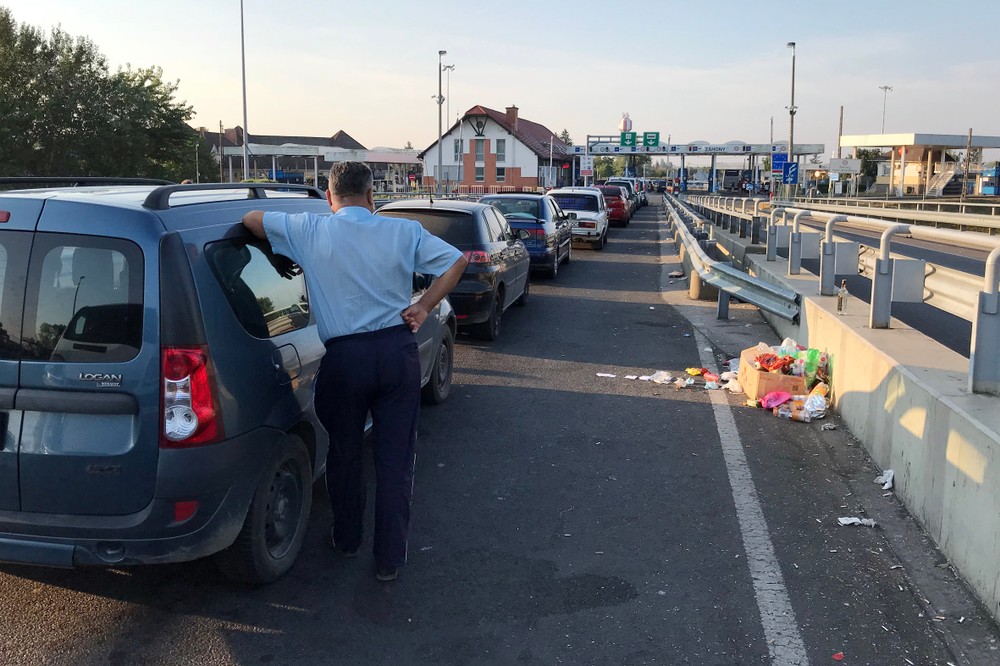 Magyar önkormányzati képviselőket zaklatnak