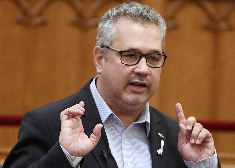 Brüsszelbe szalad a DK