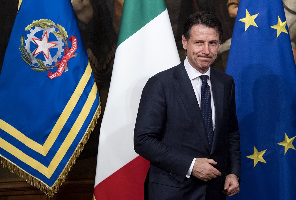 Conte kész többeket befogadni, Salvini nem ért egyet