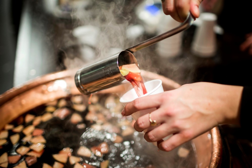 Forralt bor, disznóvágás és pezsgőkészítés