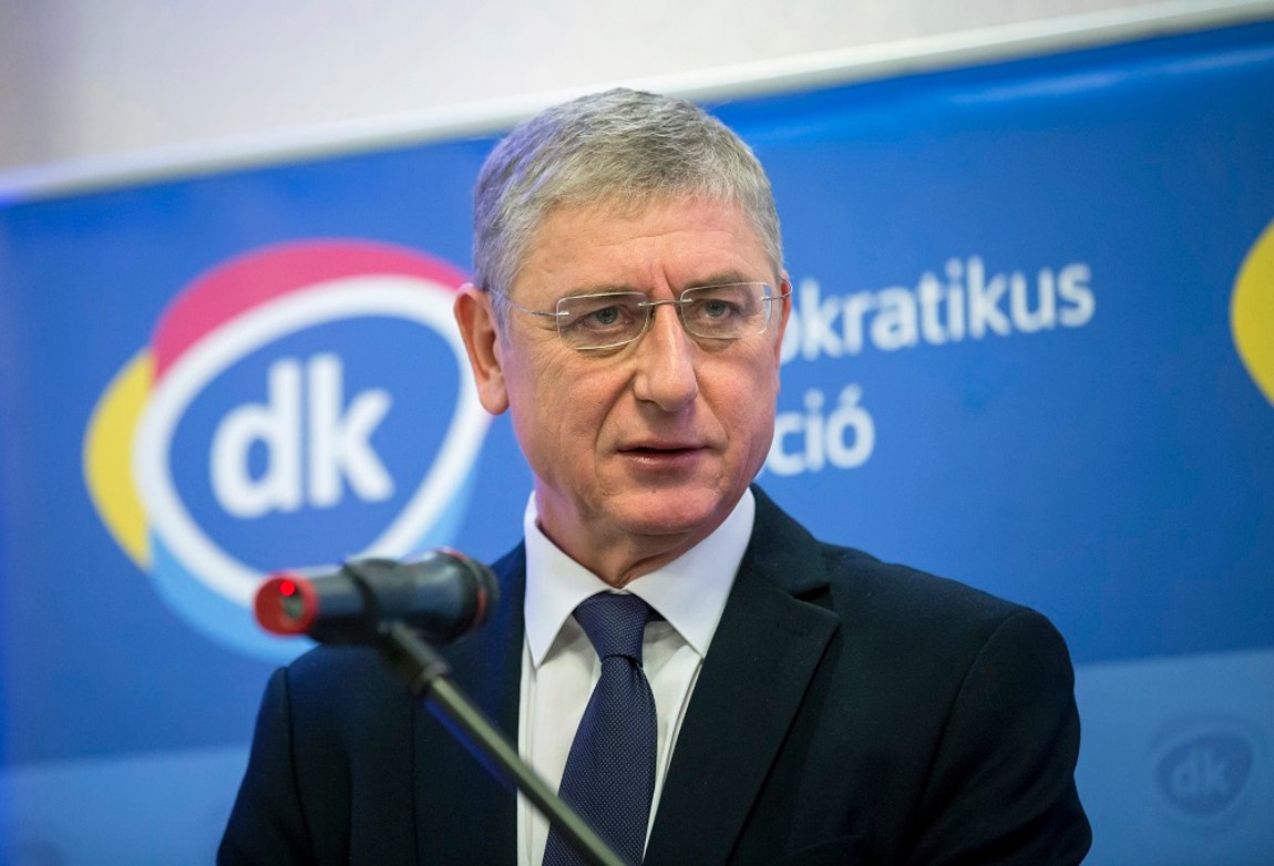 Sosem álltak a családok mellett