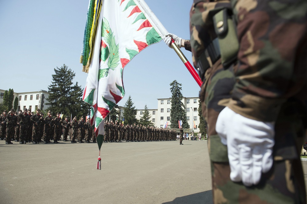 Magasabb illetményemelést kapnak a katonák