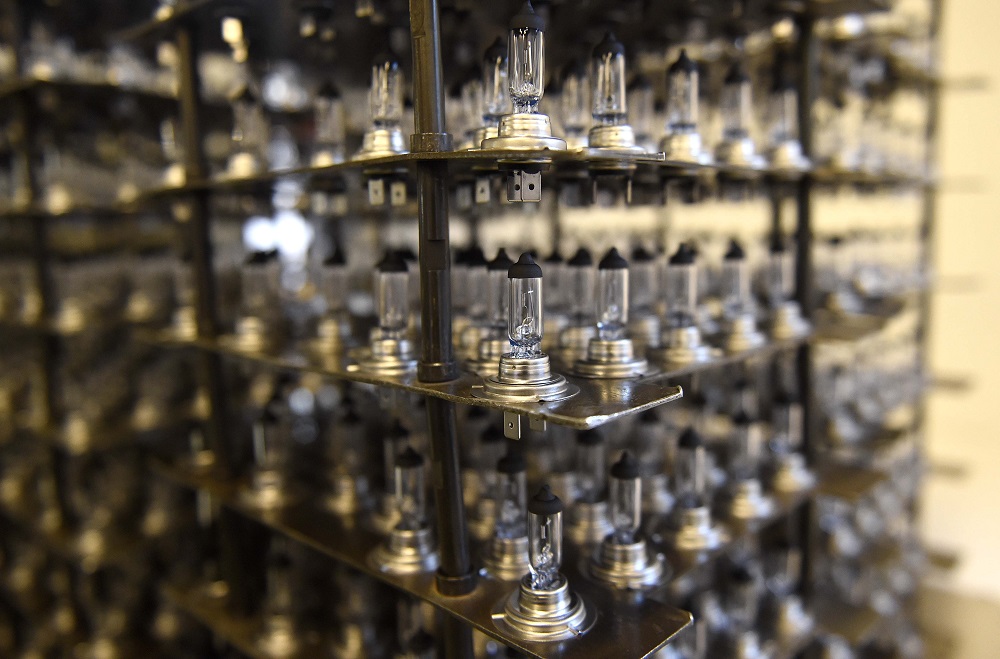 Közös gyártásról állapodott meg a Tungsram és az AOI