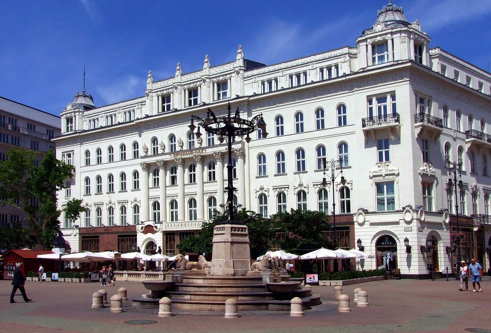 Teljesen megújul két fővárosi tér