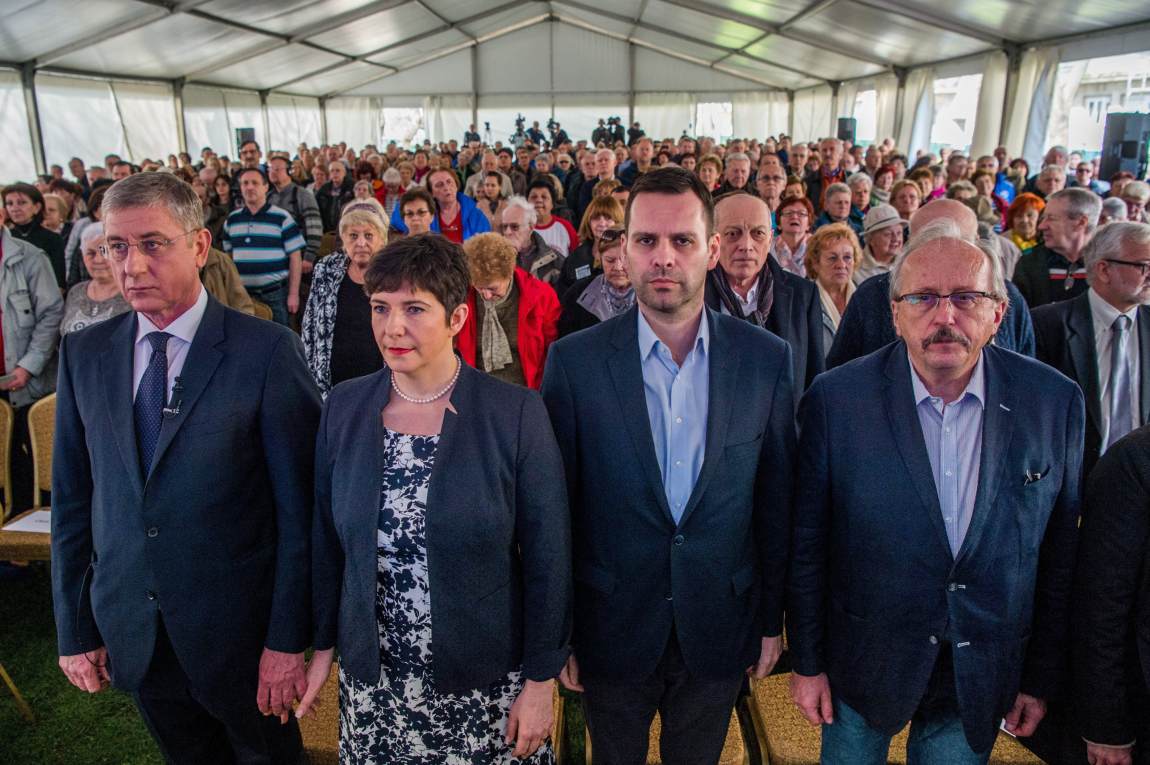 Dobrev megszavazna minden bevándorláspárti javaslatot