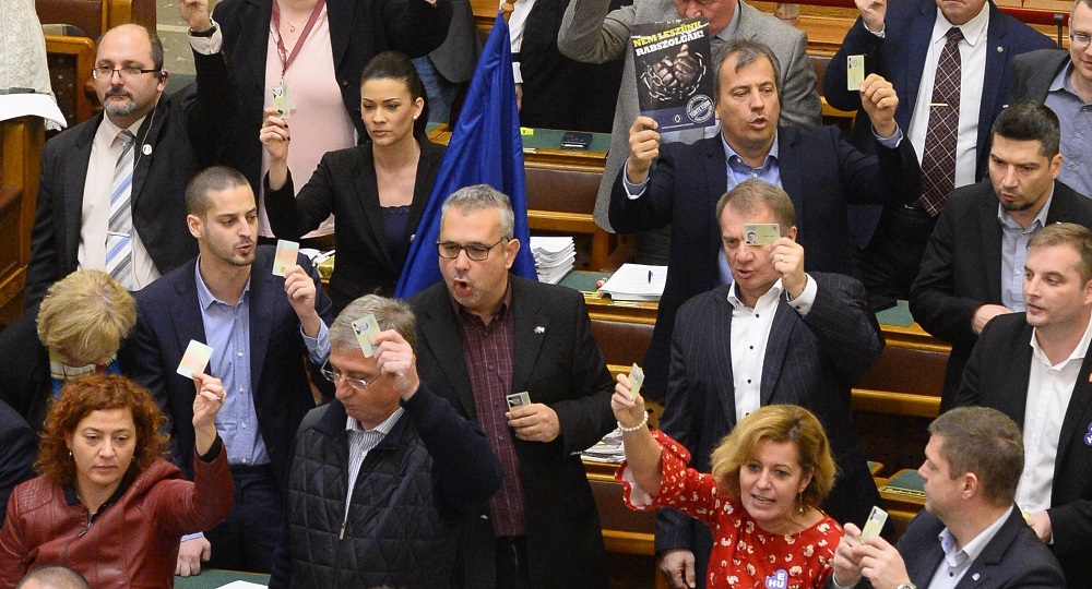 Az ellenzék ragaszkodik az agresszióhoz