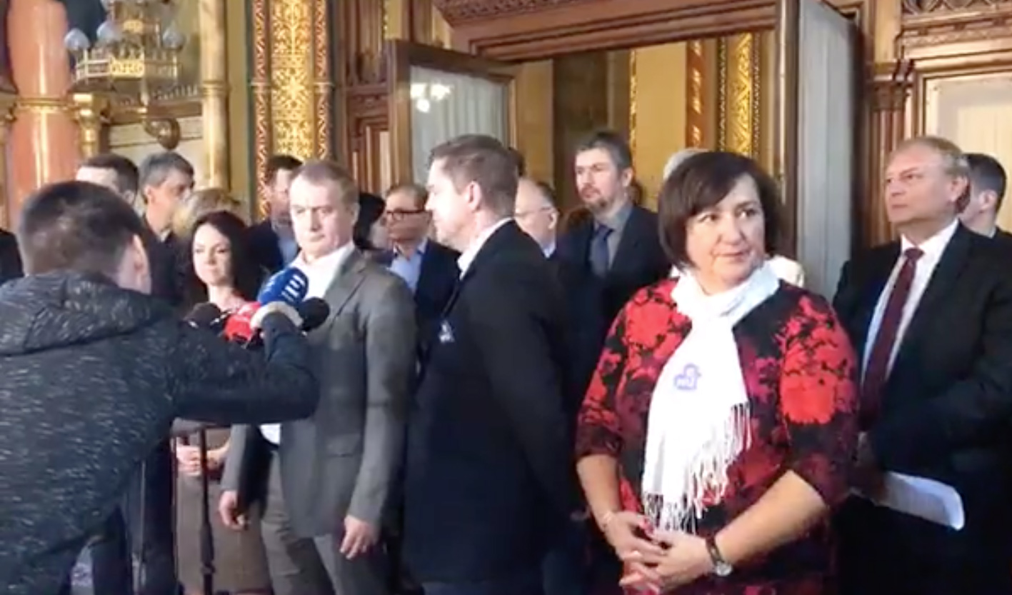 Felszólalás helyett kivonult az ellenzék