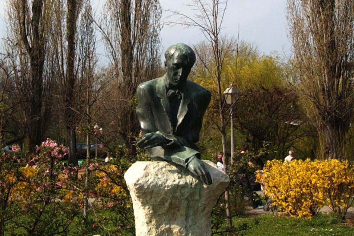 Kosztolányi Dezsőre emlékeznek Nápolyban