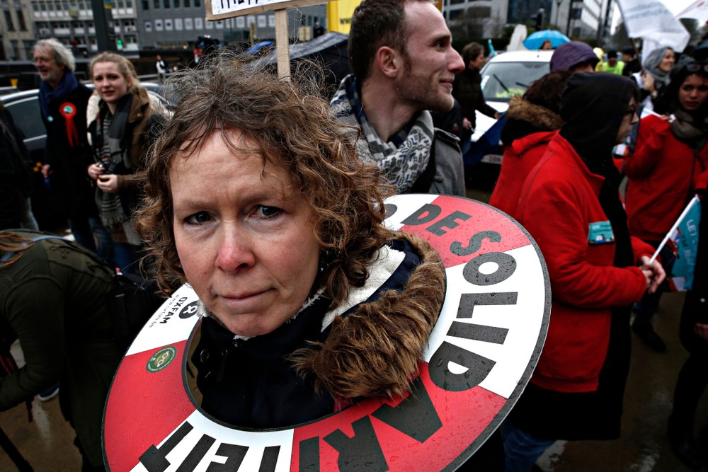 Kitömnék pénzzel a migránssegítőket