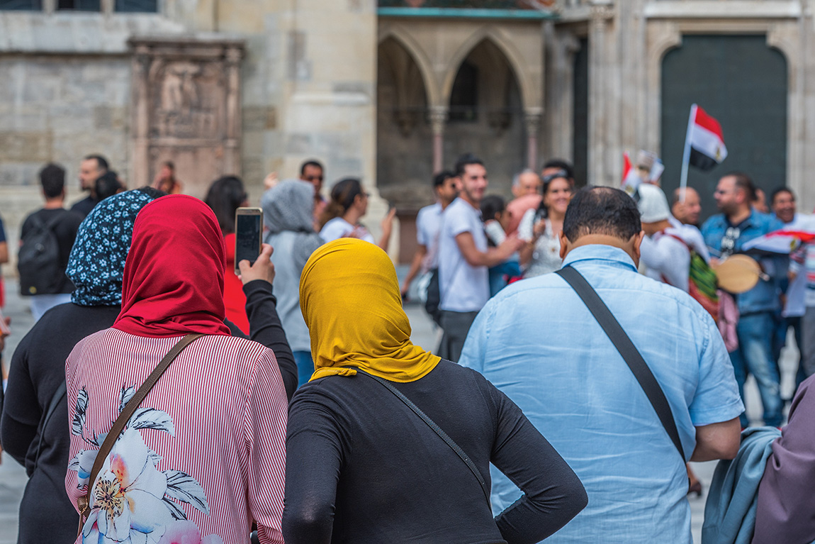 A bevándorlók a muszlim közösségbe integrálódnak