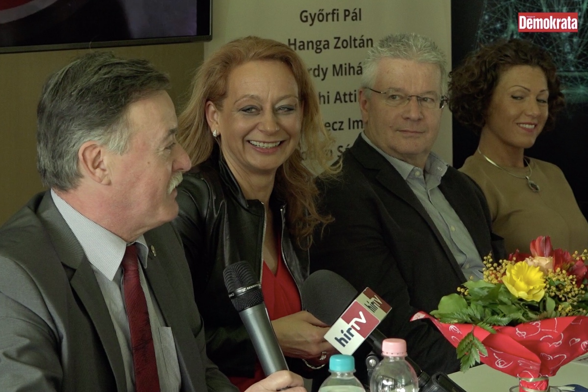 Egy kávé Micivel – A Szóvivők (videó)