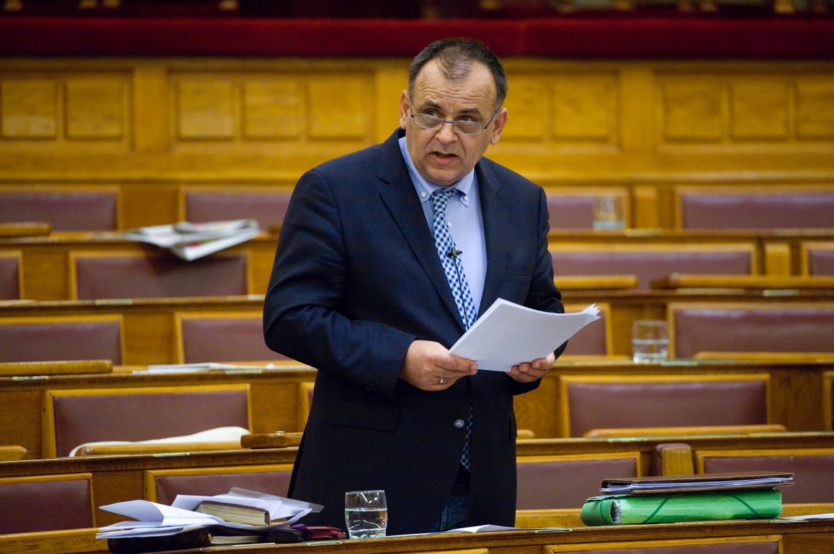 Távozik a médiaalapítvány kuratóriumi elnöke