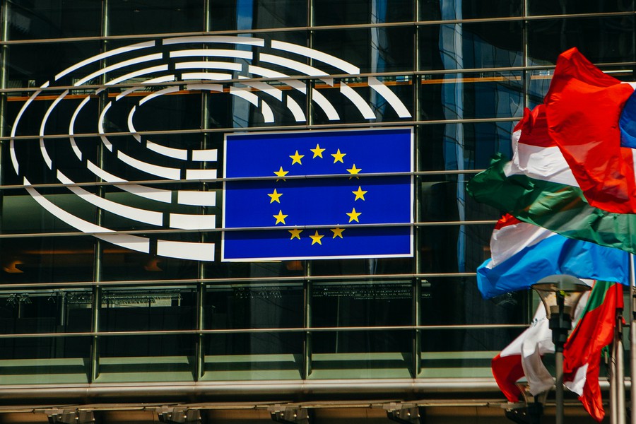 373 millióan voksolhatnak