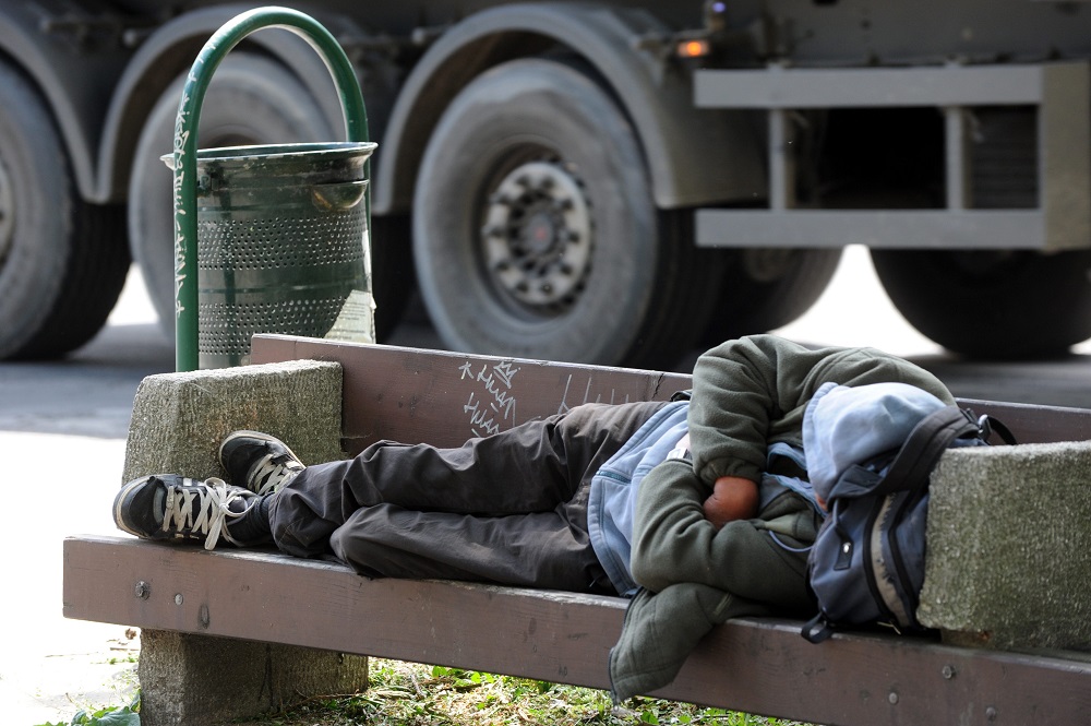Brüsszel a magyar hajléktalanok miatt aggódik