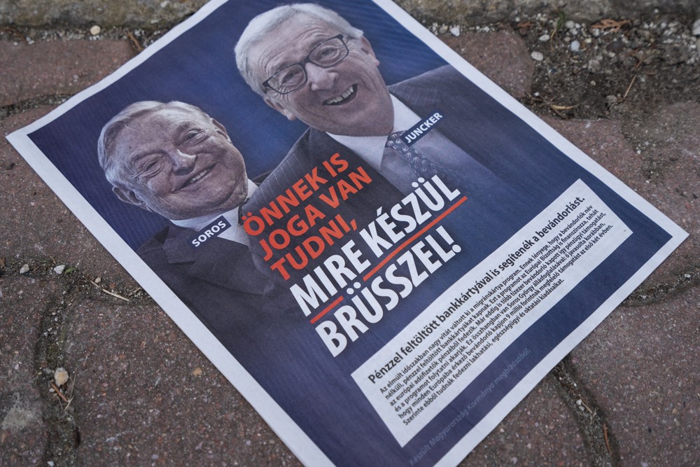 Weber bocsánatkérést vár Orbán Viktortól