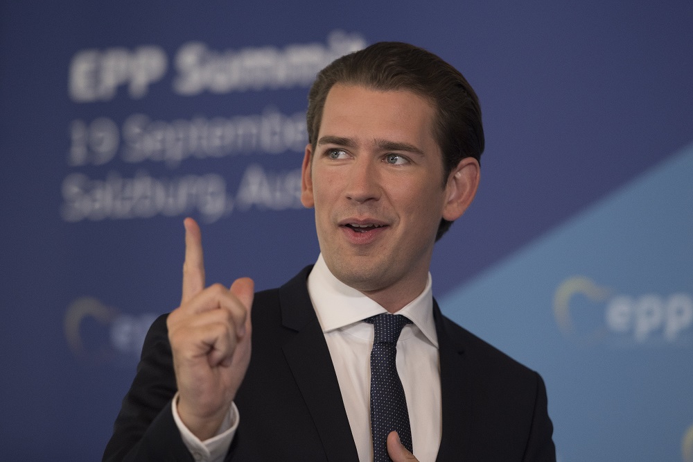 Kurz teljesen egyetért Weberrel