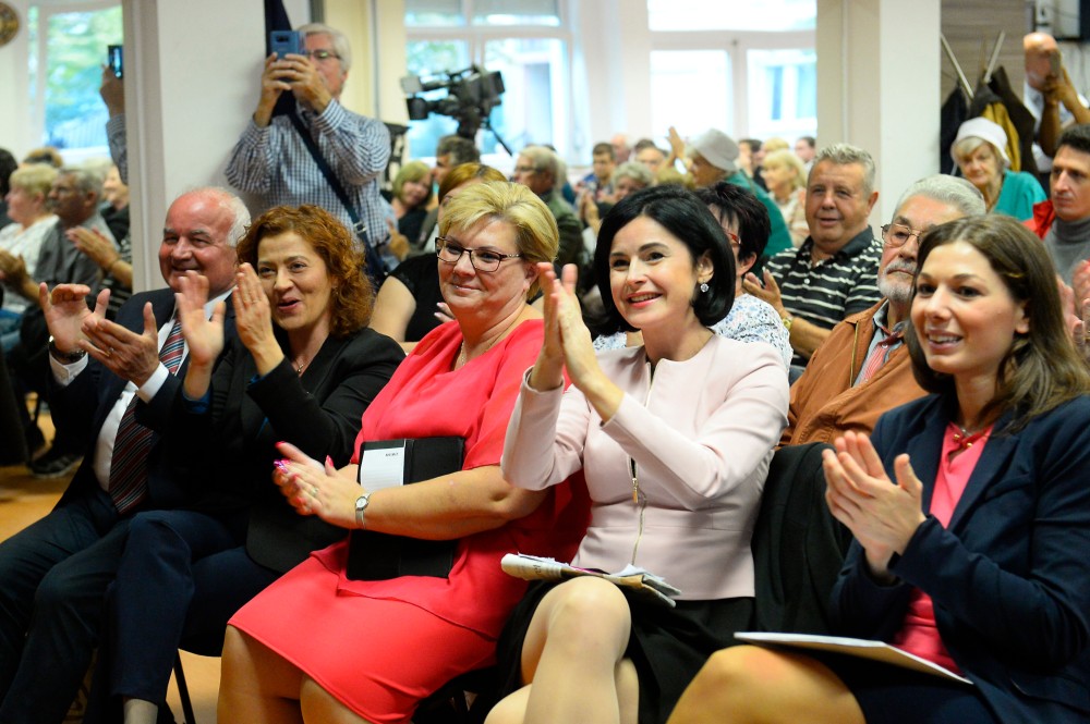 Továbbra sincs költségvetés