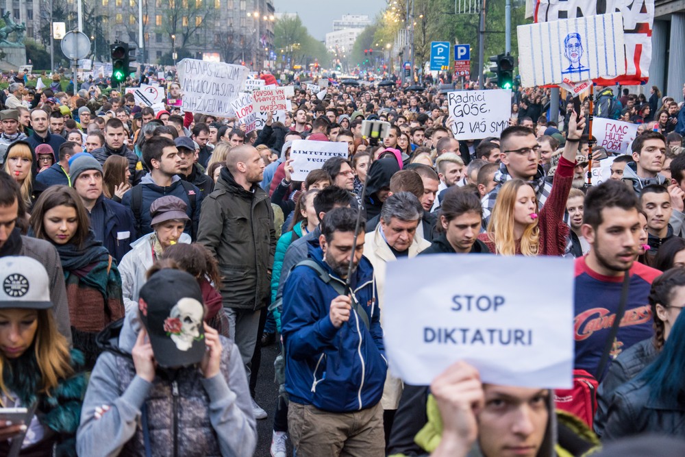 A szerb ellenzék nagy tüntetést szervez
