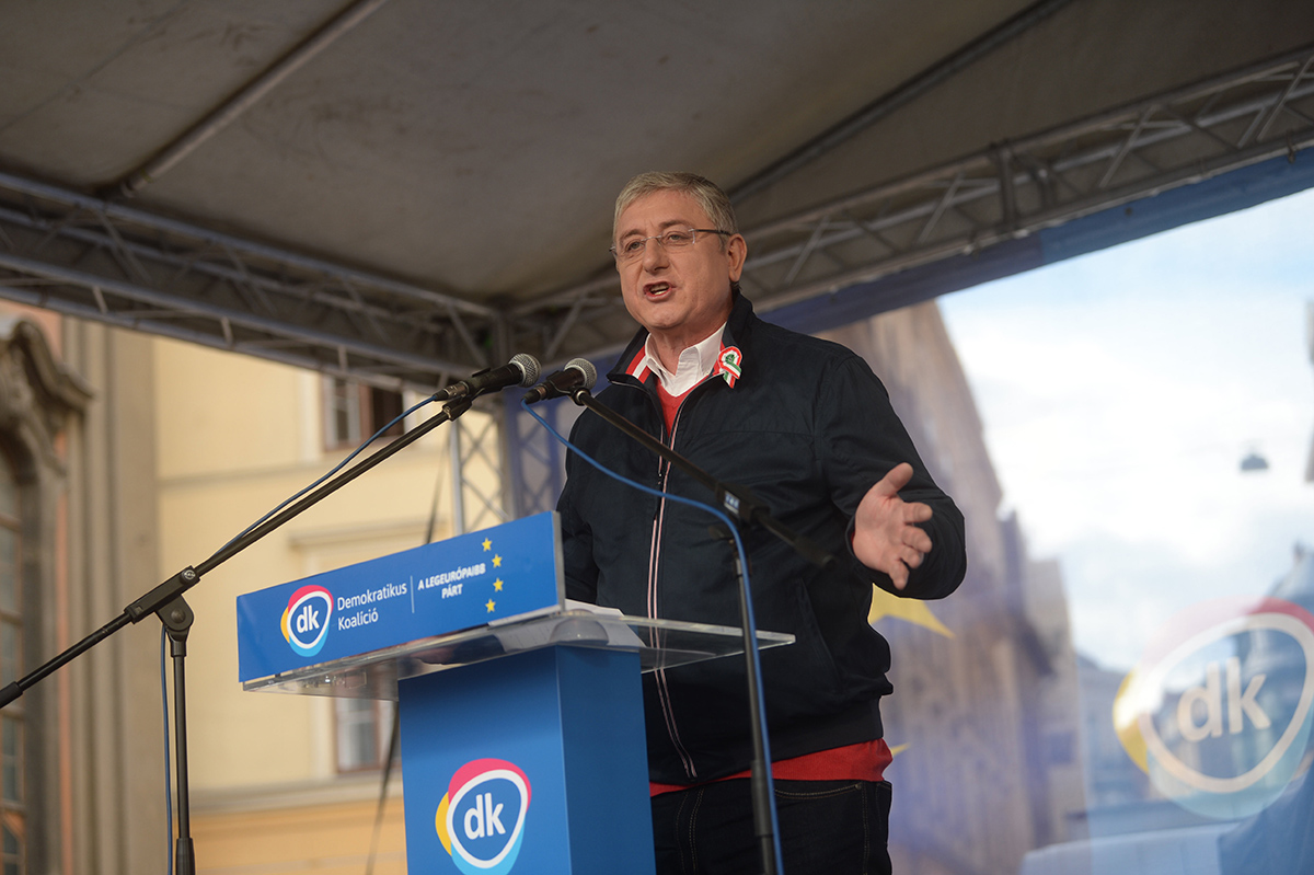 Fidesz: A DK Magyarország védelmét akarja gyengíteni