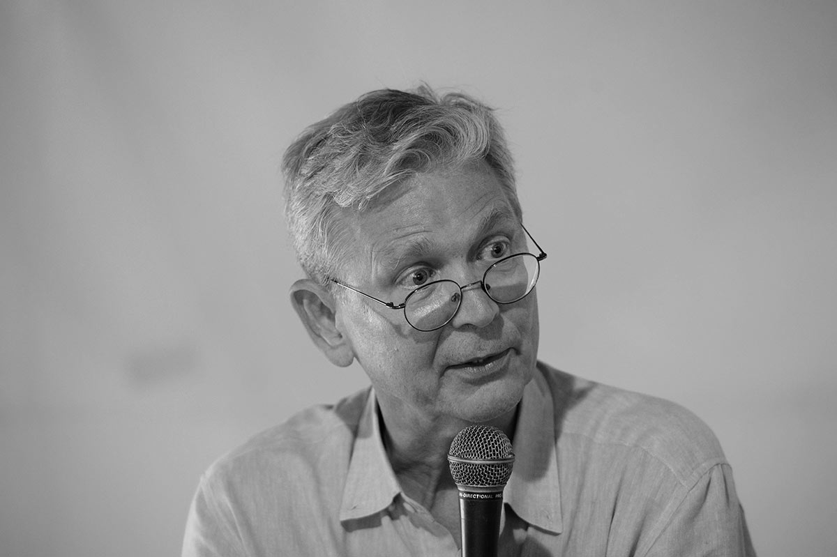 Elhunyt Hámos László